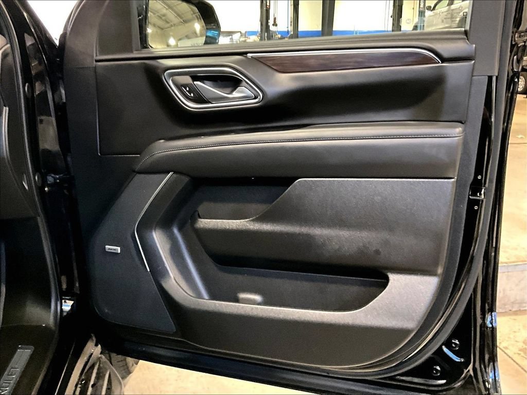 Used 2023 Chevrolet Tahoe LT w/ LT Signature Plus Package AWD/4WD image 12