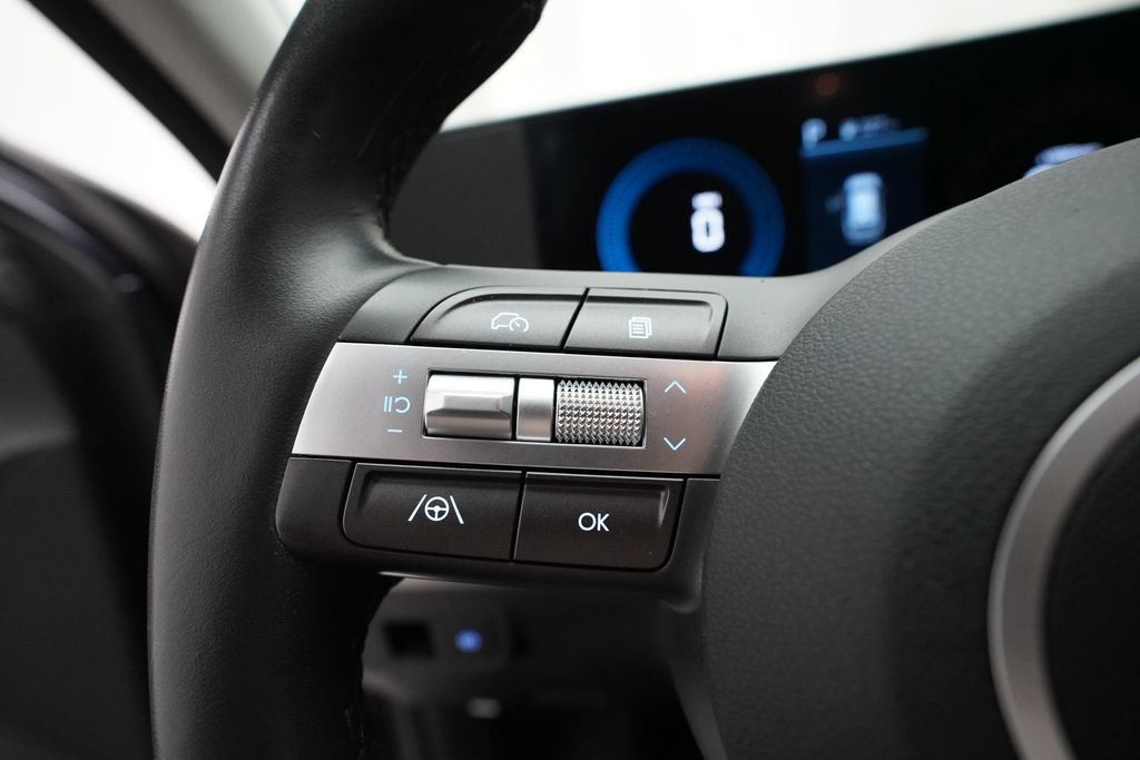 Used 2025 Hyundai Kona SEL AWD/4WD image 17