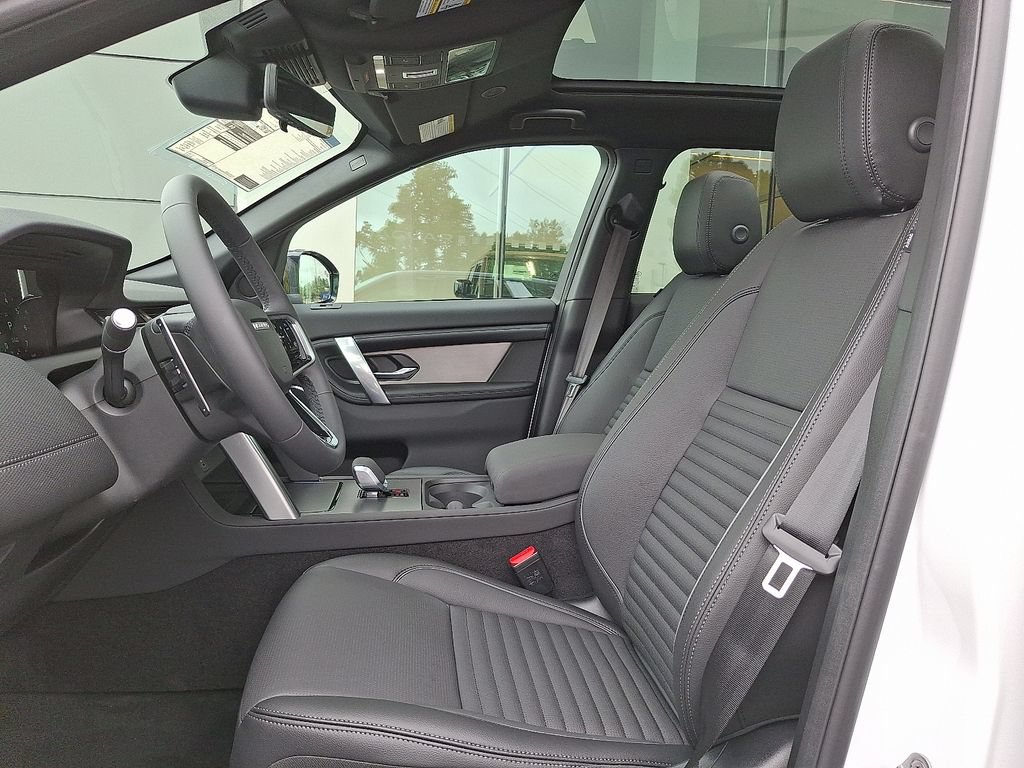 New 2026 Land Rover Discovery Sport Landmark AWD/4WD image 9