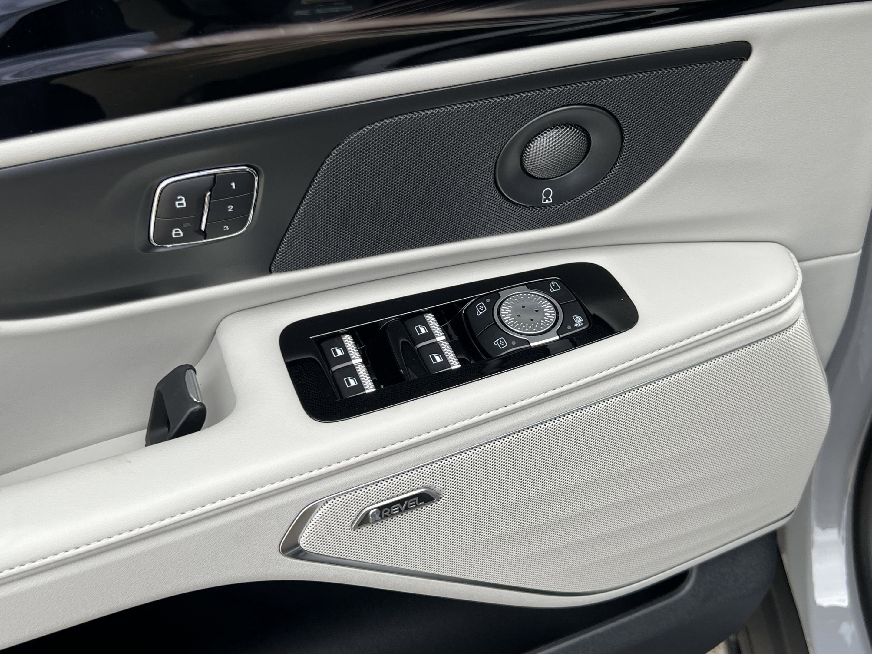 New 2026 Lincoln Nautilus Premier w/ Equipment Group 102A AWD/4WD image 21