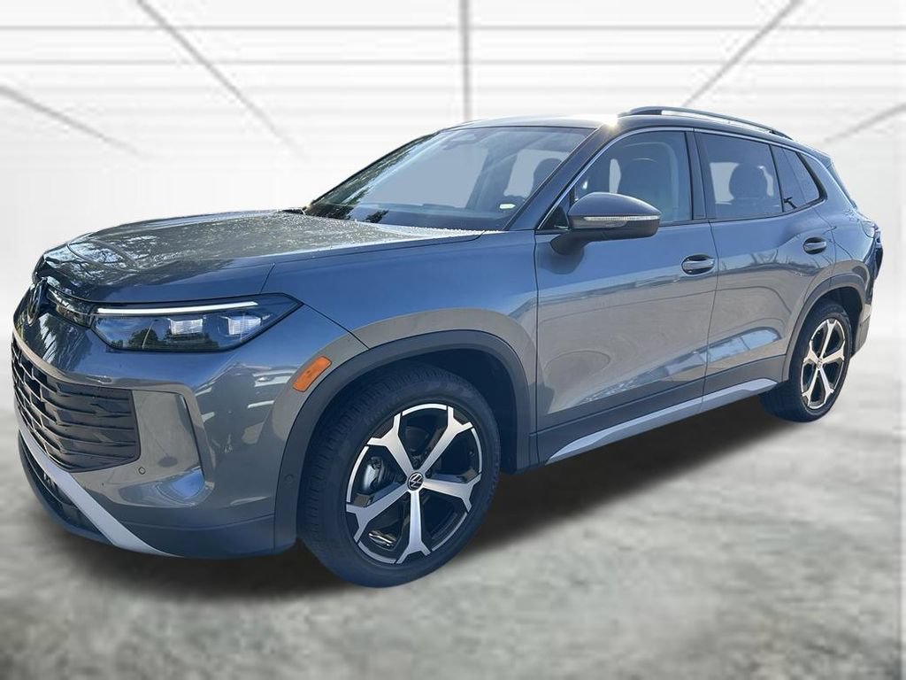 New 2026 Volkswagen Tiguan SE FWD image 2