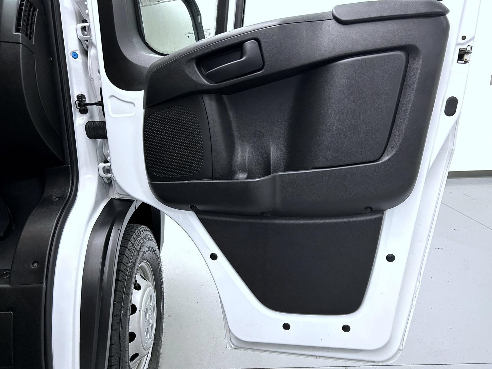 Used 2023 RAM ProMaster 2500 FWD image 14