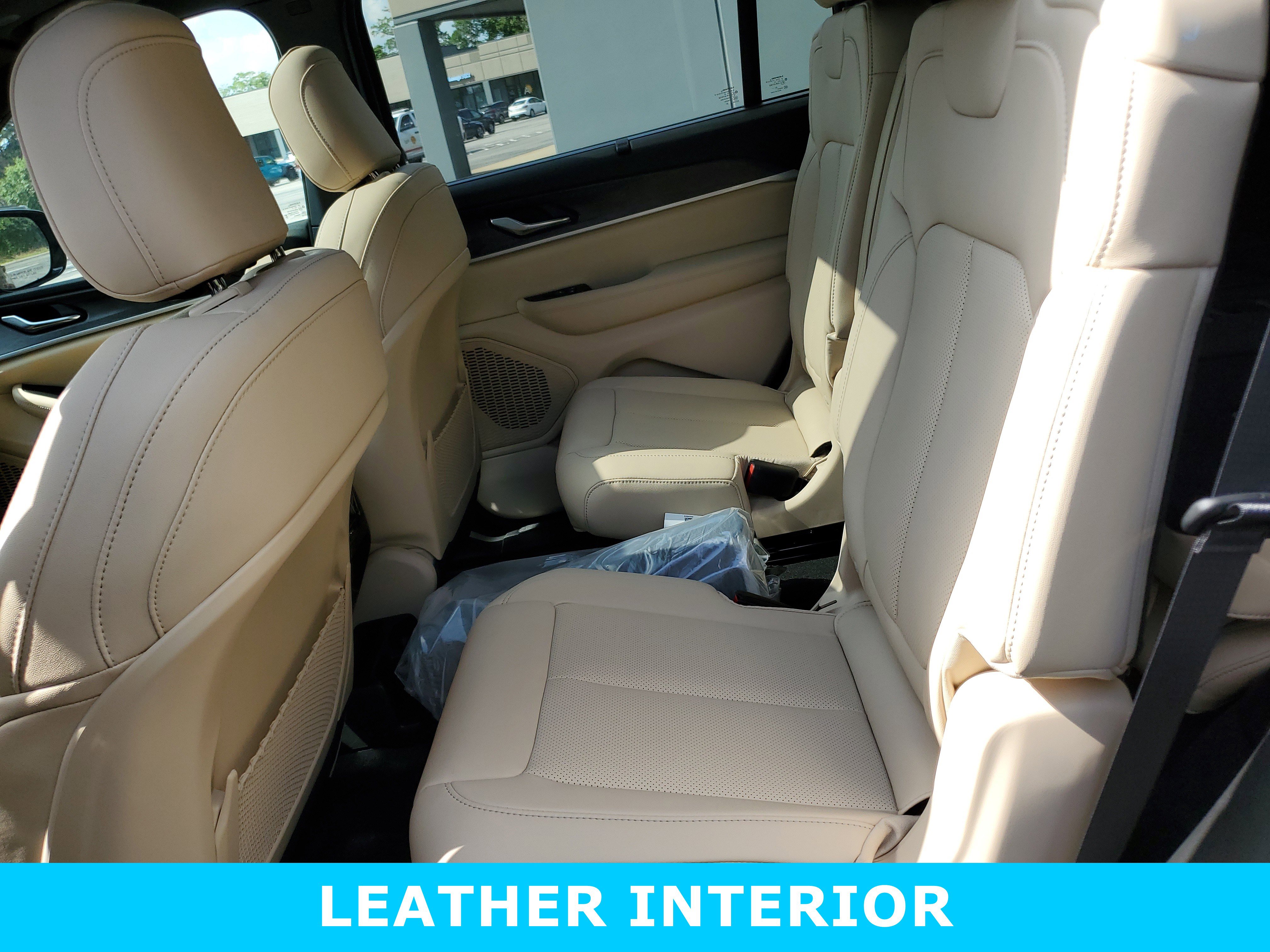 New 2025 Jeep Grand Cherokee L Limited w/ Luxury Tech Group II AWD/4WD image 22