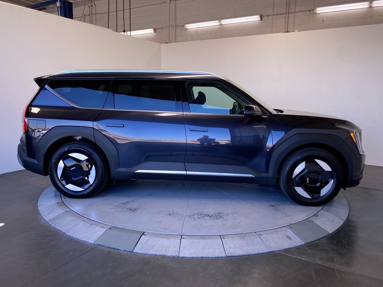 New 2026 Kia EV9 Wind AWD/4WD image 6