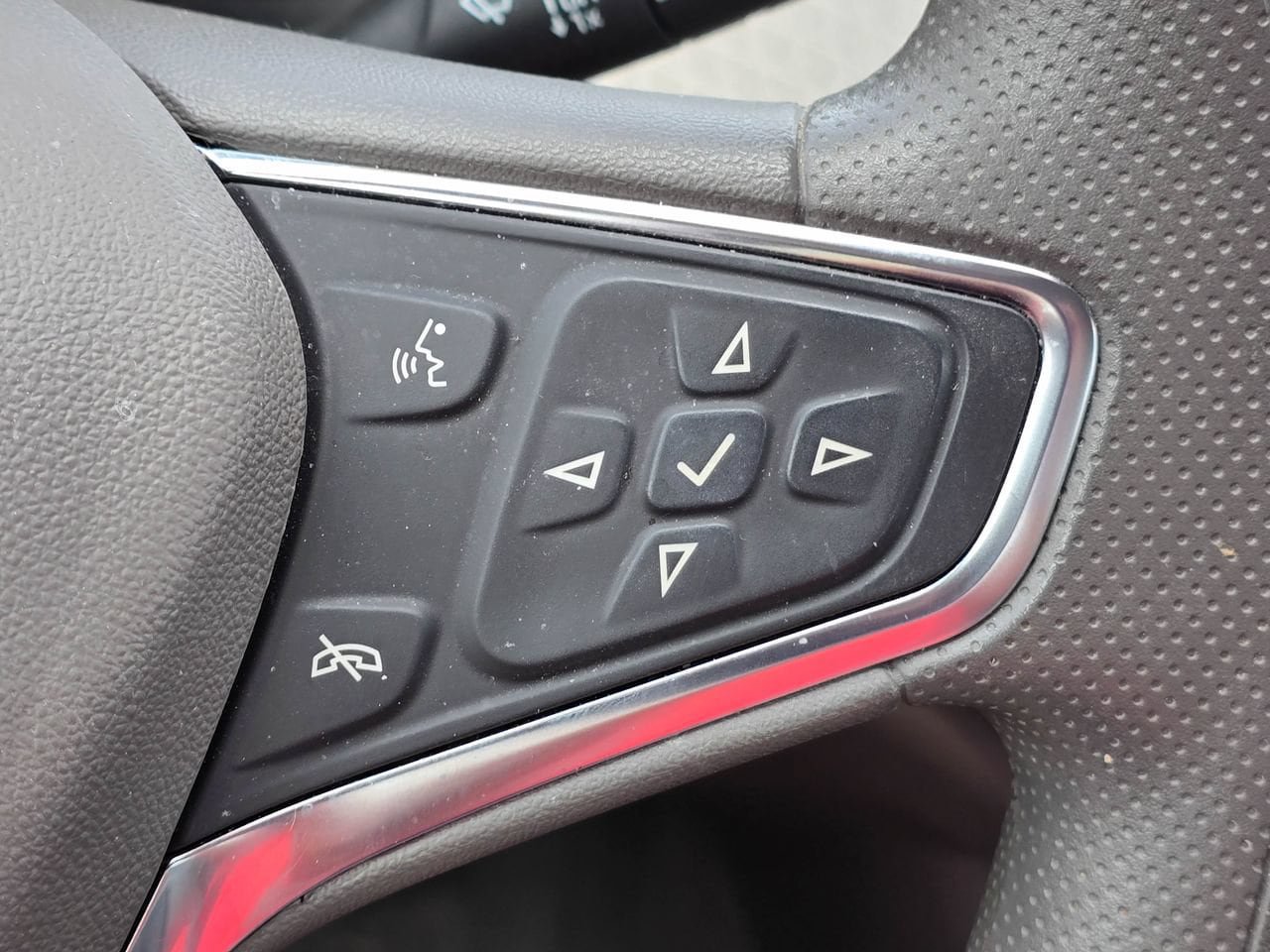 Used 2025 Chevrolet Malibu LT FWD image 21