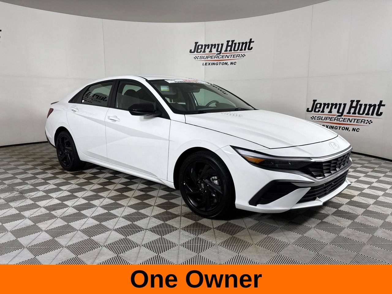 Used 2026 Hyundai Elantra Sport FWD image 4