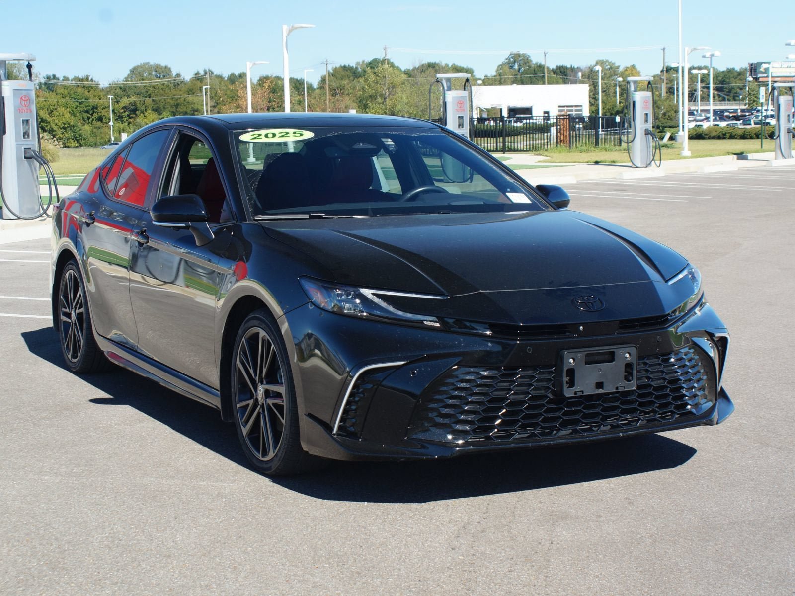 Used 2025 Toyota Camry XSE w/ Premium Plus Package FWD image 2