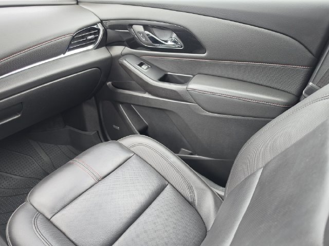 Certified 2023 Chevrolet Traverse RS FWD image 19