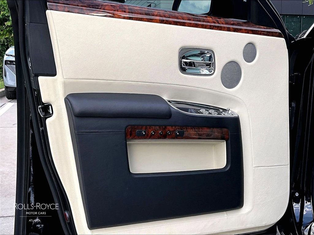 Certified 2013 Rolls-Royce Ghost RWD image 21