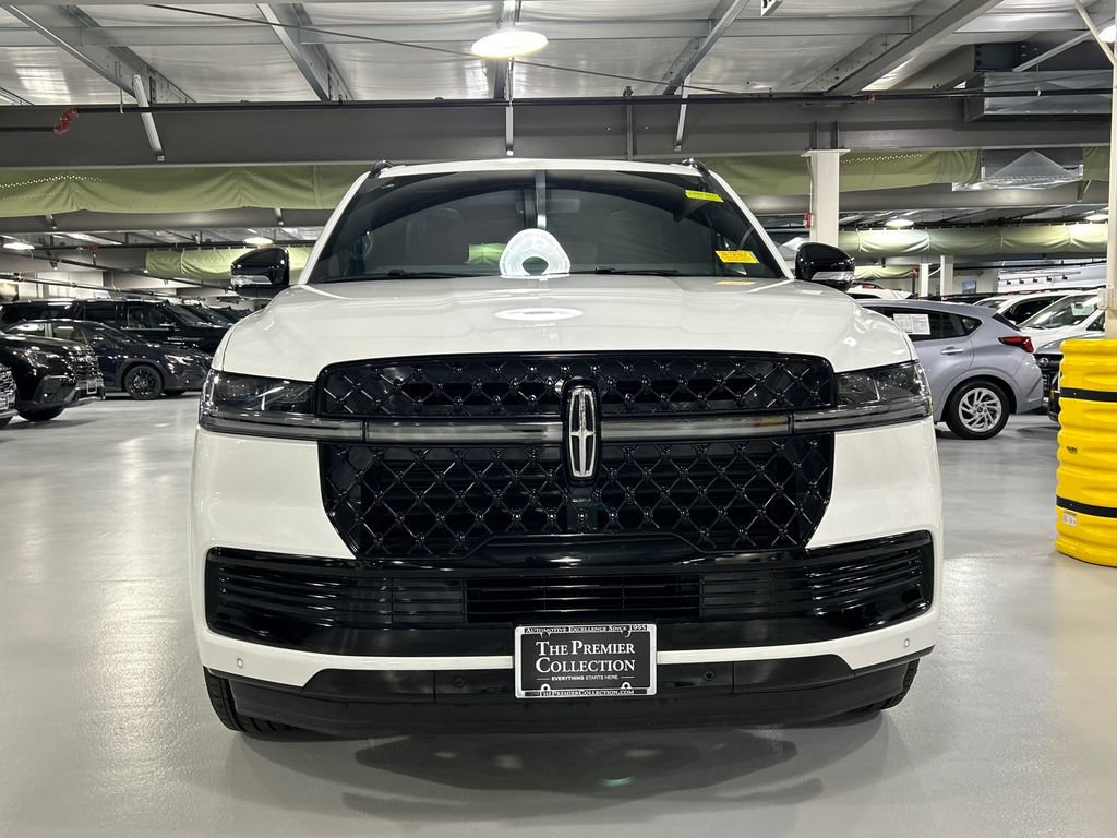 Used 2026 Lincoln Navigator L Reserve w/ Jet Appearance Package AWD/4WD image 6