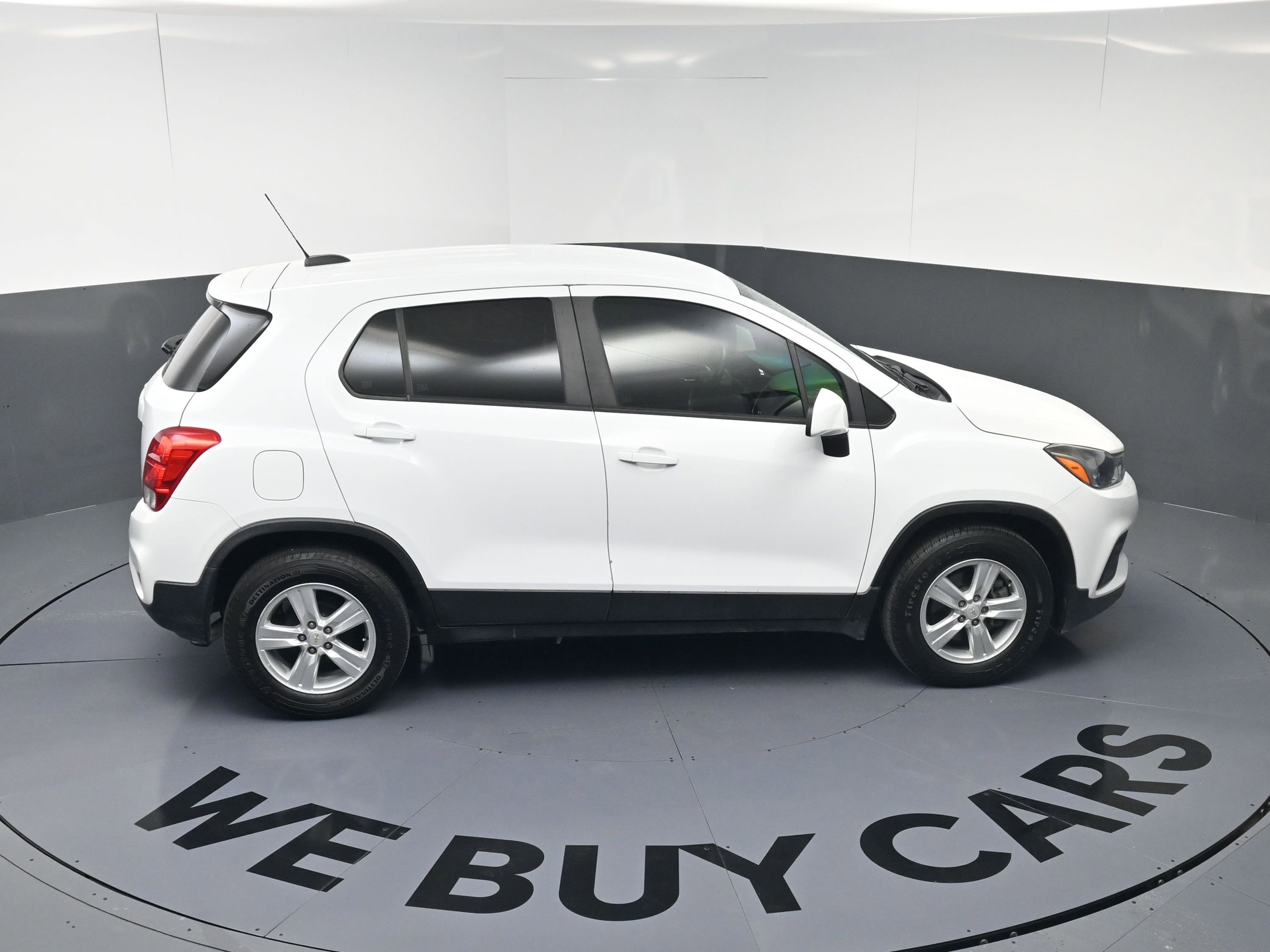 Used 2020 Chevrolet Trax LS image 32
