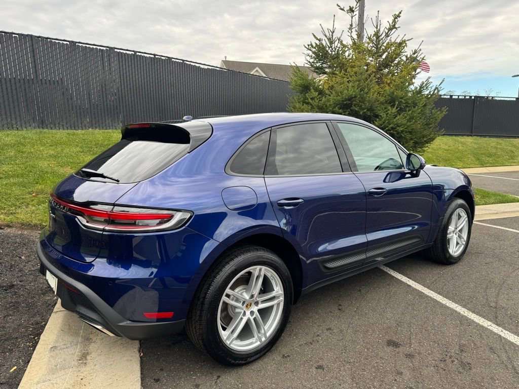 Used 2024 Porsche Macan image 31
