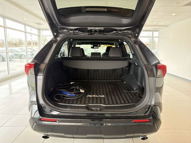 Used 2021 Toyota RAV4 XSE w/ Weather Package image 15