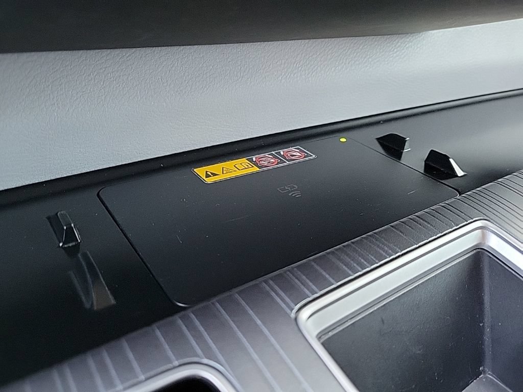 Used 2025 Toyota Sienna XLE FWD image 31