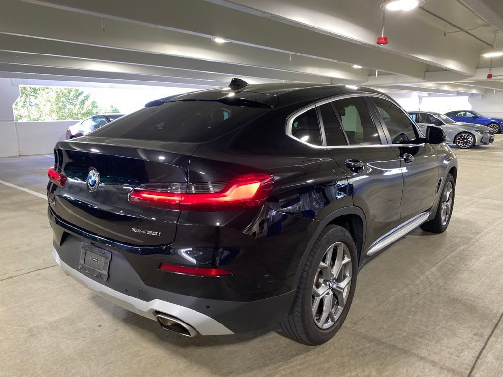 Used 2024 BMW X4 xDrive30i w/ Parking Assistance Package AWD/4WD image 4