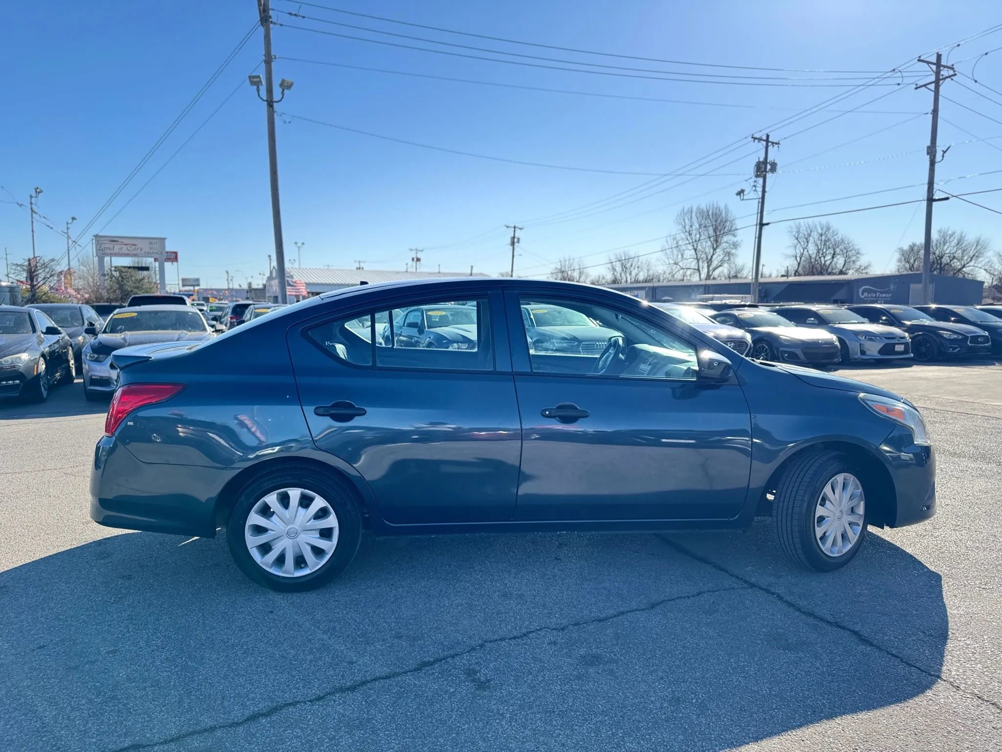 Used 2017 Nissan Versa S Plus image 2