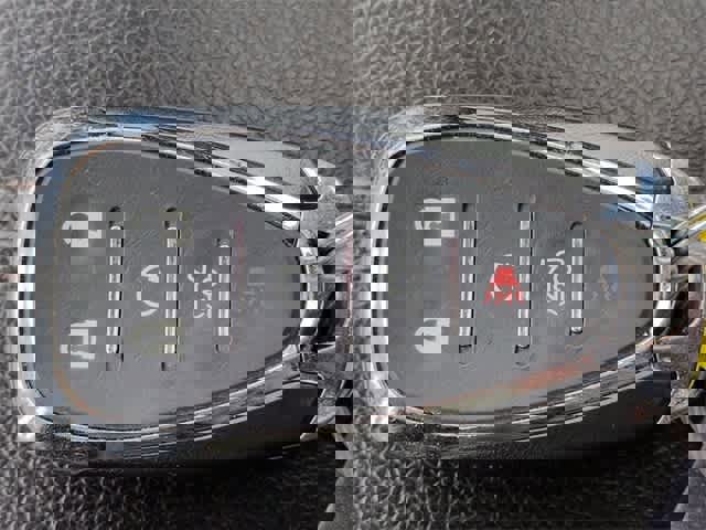 Used 2024 Chevrolet Malibu LT image 35