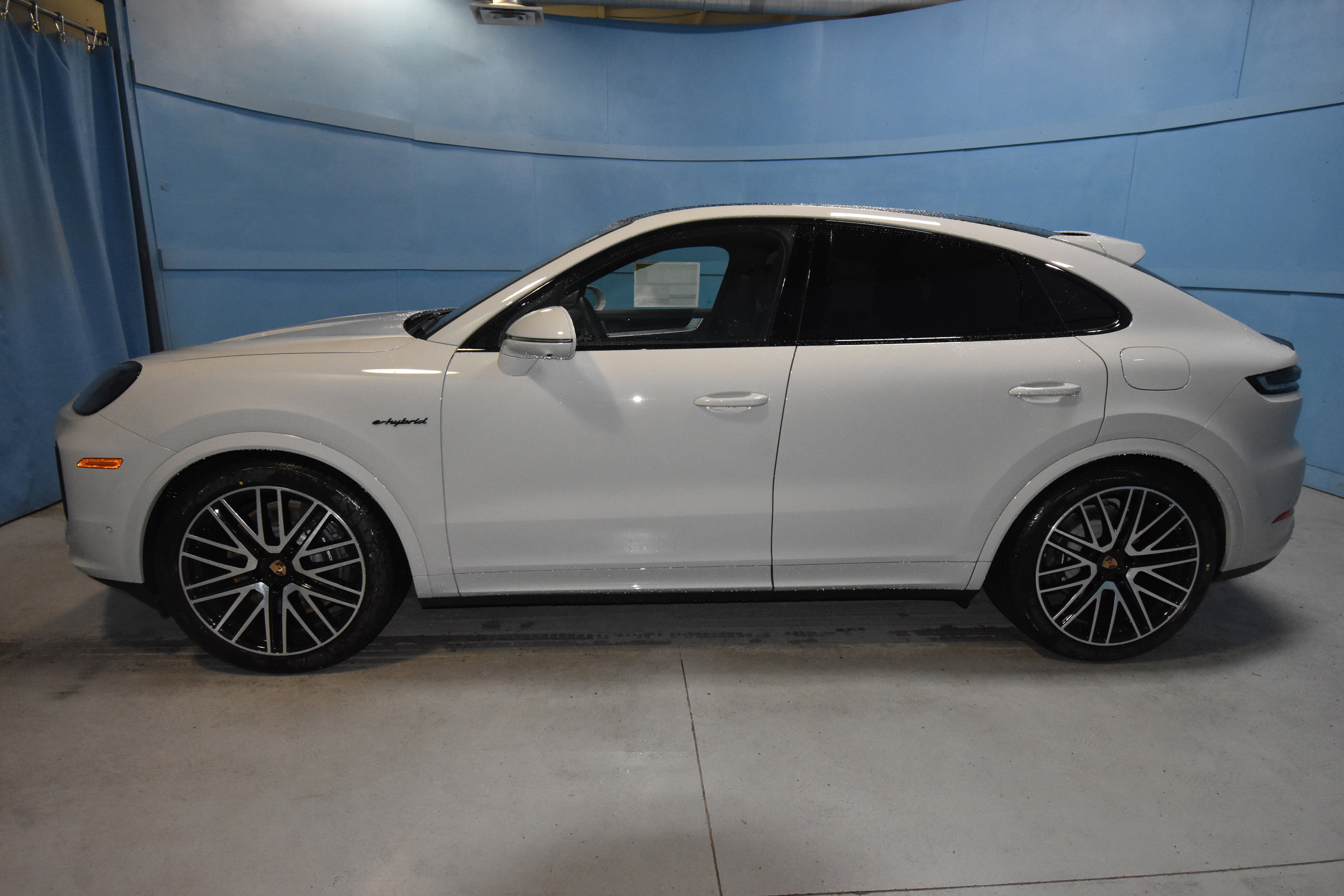 New 2026 Porsche Cayenne E-Hybrid image 2