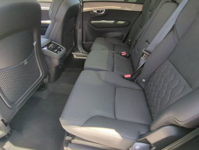 Used 2025 Volvo XC90 B6 Plus w/ Protection Package Premier image 19