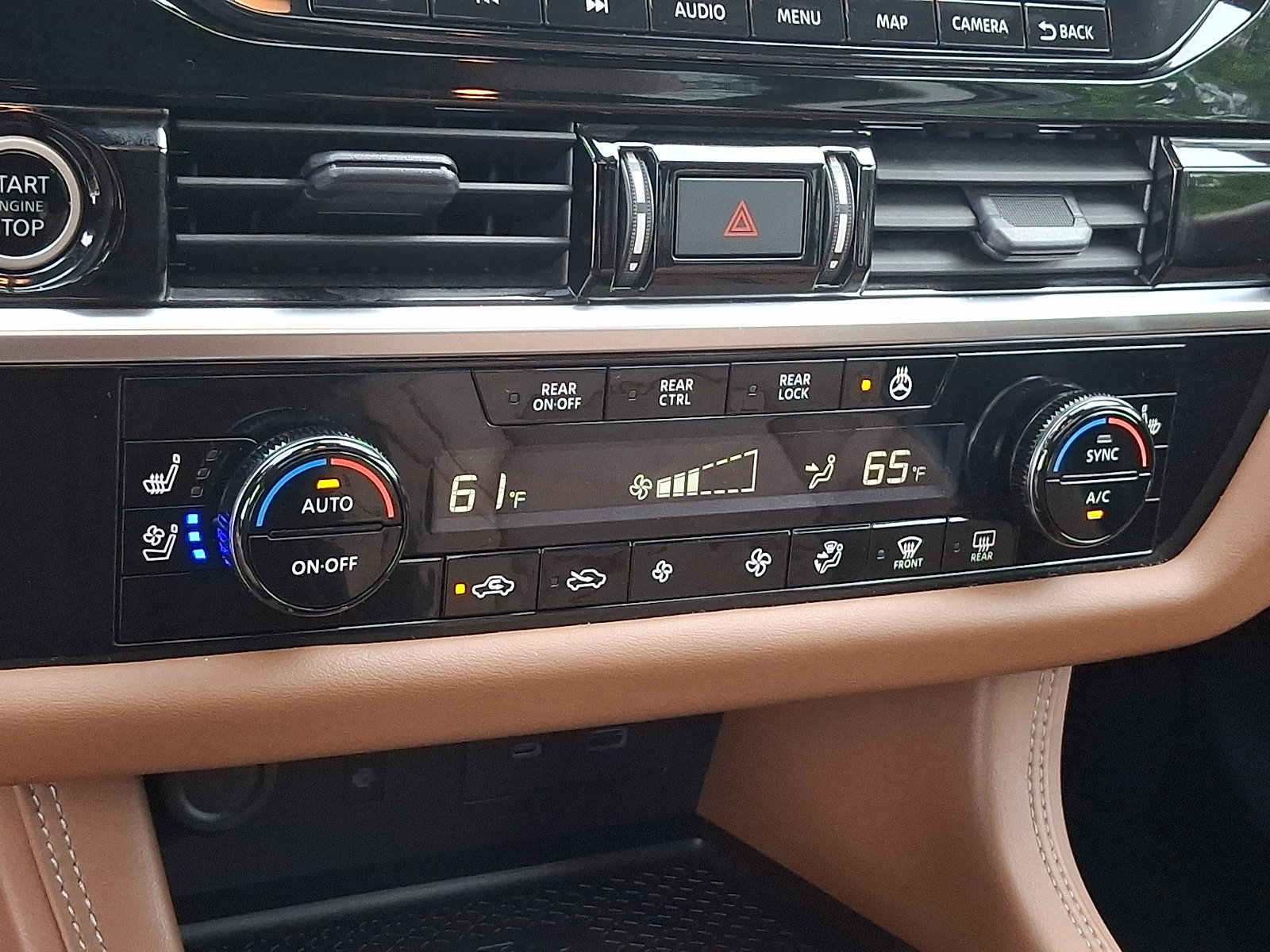 Used 2024 Nissan Pathfinder Platinum AWD/4WD image 17