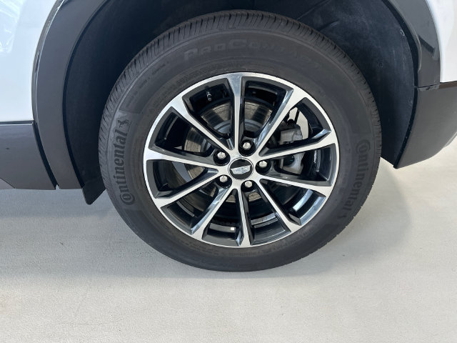Used 2024 Cadillac XT4 Sport w/ LPO, Floor Liner Package AWD/4WD image 10