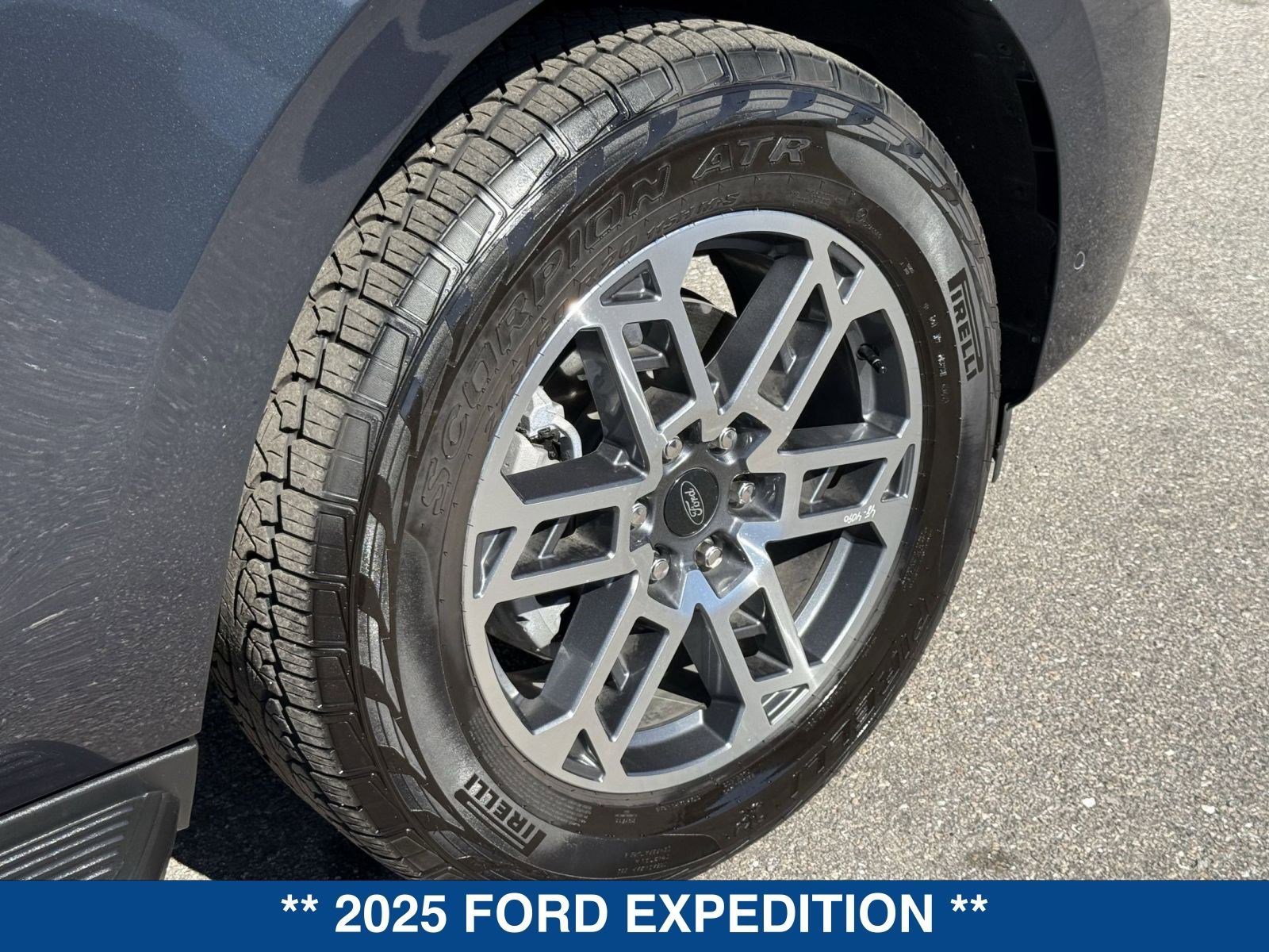 Certified 2025 Ford Expedition Active image 12