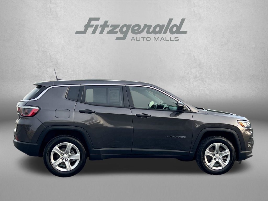 Used 2023 Jeep Compass Sport AWD/4WD image 2
