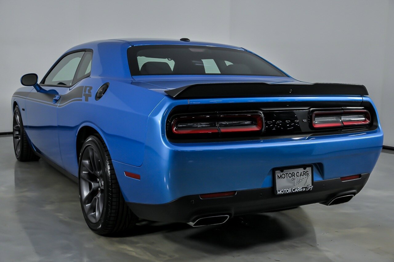 Used 2023 Dodge Challenger R/T w/ Performance Handling Group RWD image 10
