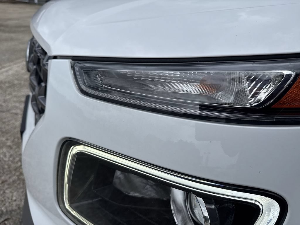 Used 2024 Hyundai Venue Limited FWD image 10