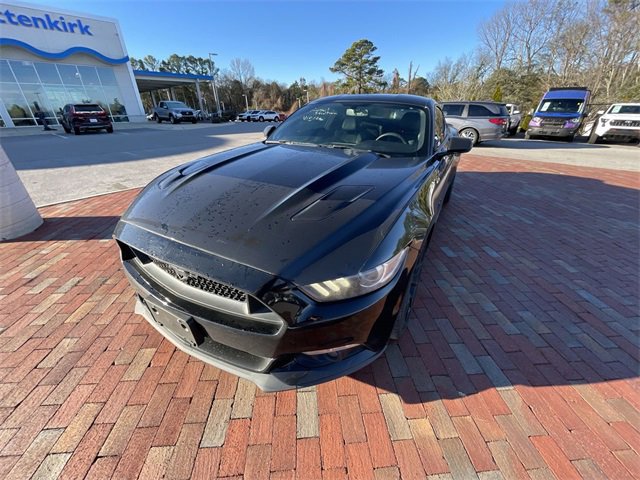 Used 2017 Ford Mustang GT Premium w/ Equipment Group 401A image 8