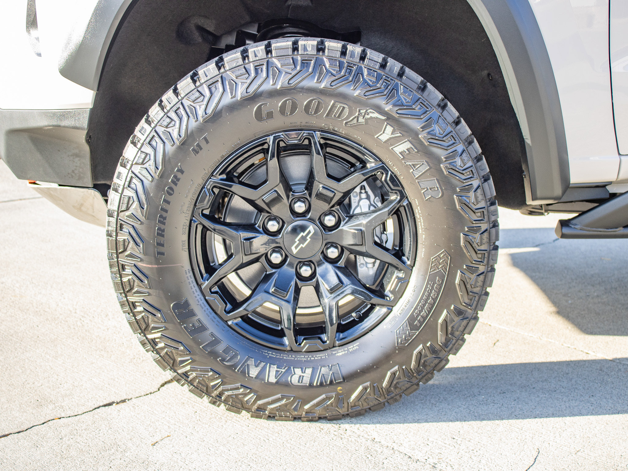 New 2026 Chevrolet Colorado ZR2 w/ Midnight Edition AWD/4WD image 5