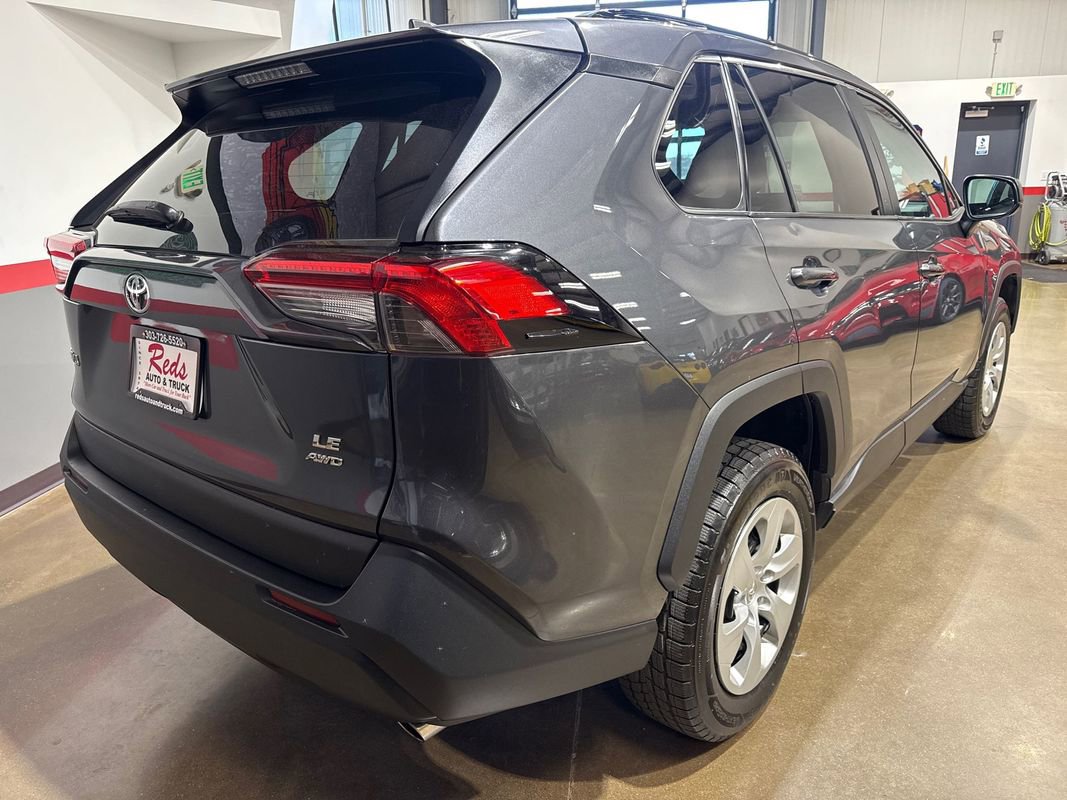 Used 2021 Toyota RAV4 LE AWD/4WD image 19
