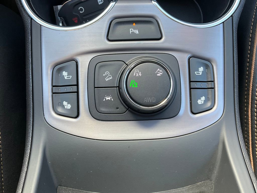 Used 2024 GMC Terrain AT4 w/ Tech Package image 10