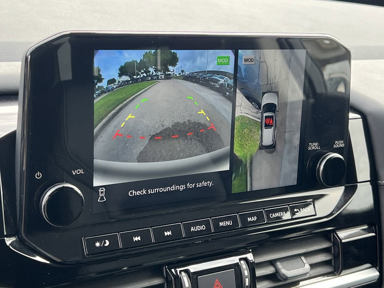 Certified 2025 Nissan Pathfinder SL image 15