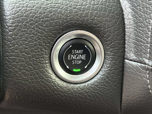 Used 2024 GMC Yukon XL Denali w/ Advanced Technology Package AWD/4WD image 22