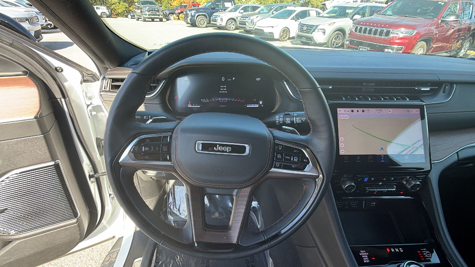 Used 2022 Jeep Grand Cherokee L Summit w/ Advanced Protech Group IV AWD/4WD image 28