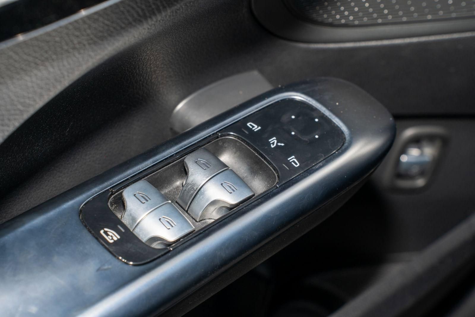 Used 2022 Mercedes-Benz C 300 Sedan image 26