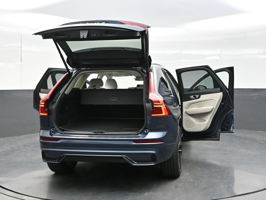 New 2026 Volvo XC60 B5 Ultra w/ Climate Package AWD/4WD image 44