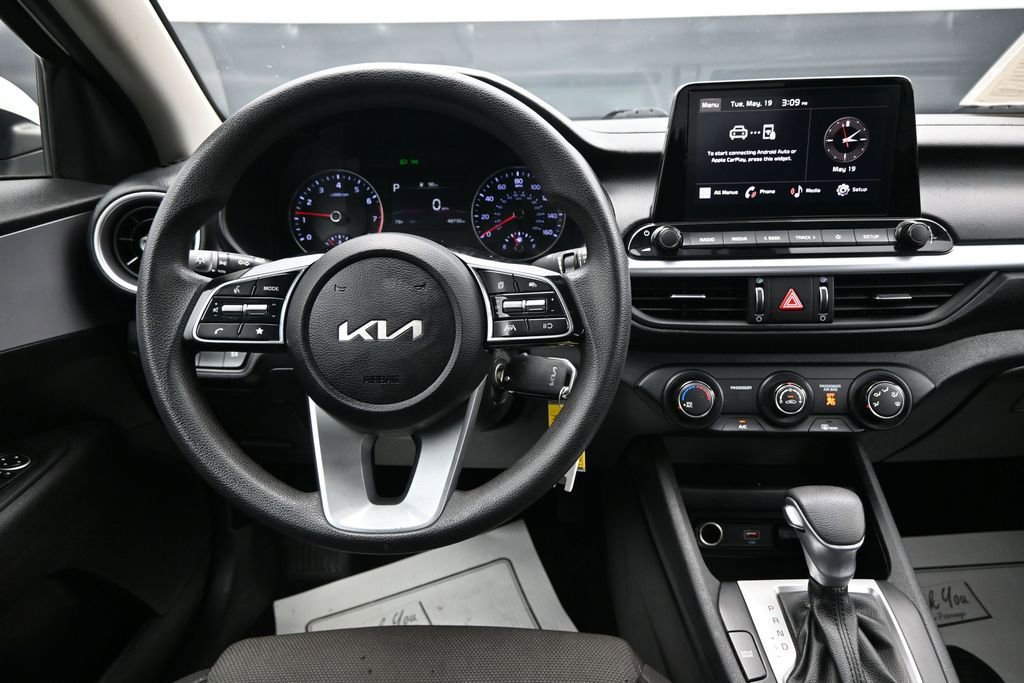 Used 2023 Kia Forte LXS w/ LXS Technology Package FWD image 13