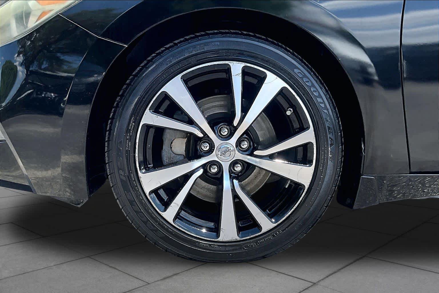 Used 2017 Nissan Maxima 3.5 S FWD image 11
