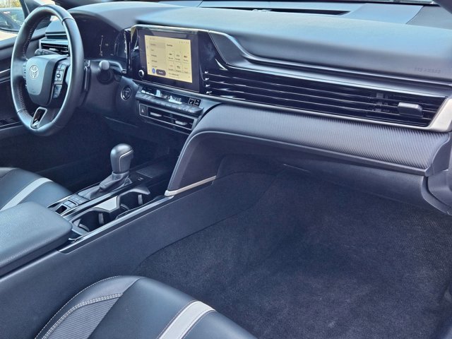 Used 2025 Toyota Camry SE w/ Convenience Package image 21