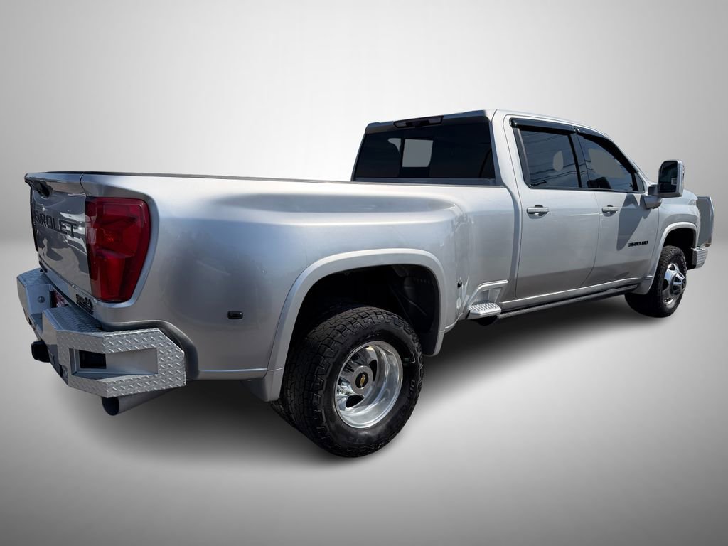 Used 2023 Chevrolet Silverado 3500 High Country image 3