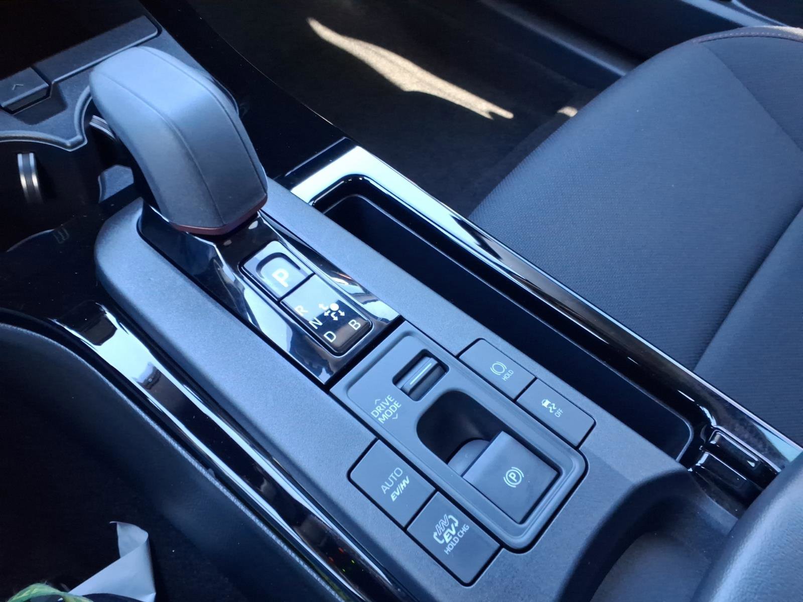 Used 2025 Toyota Prius Plug-In Hybrid image 19