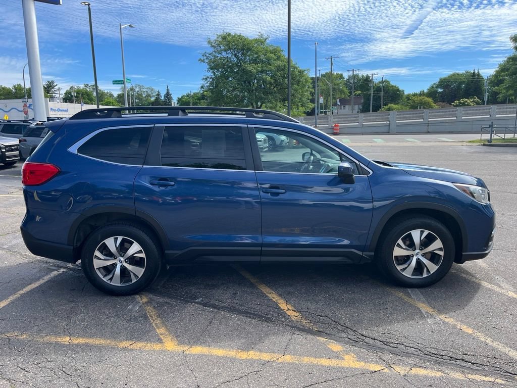 Certified 2022 Subaru Ascent Premium w/ Convenience Package AWD/4WD image 2