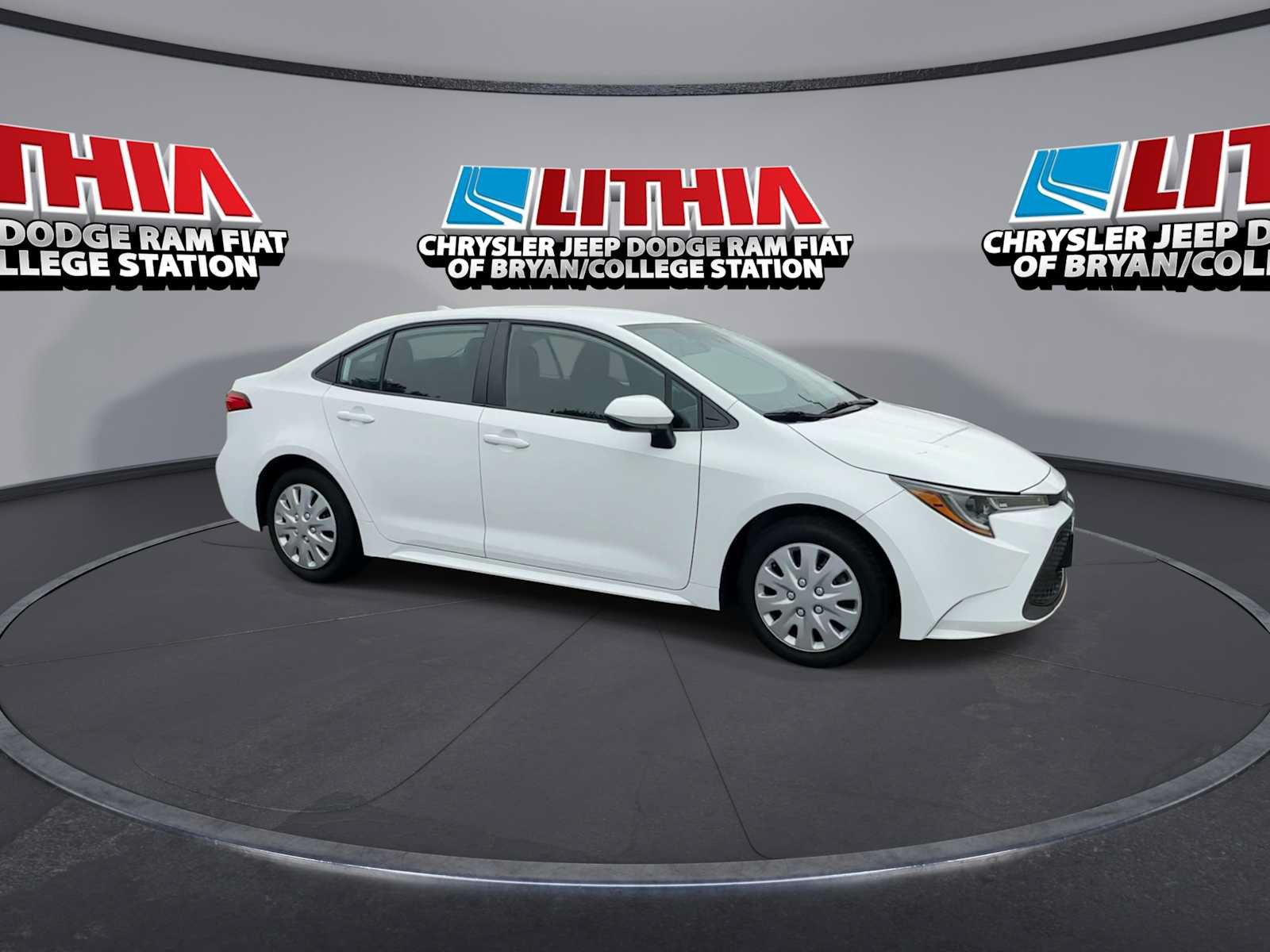 Used 2022 Toyota Corolla LE FWD image 9