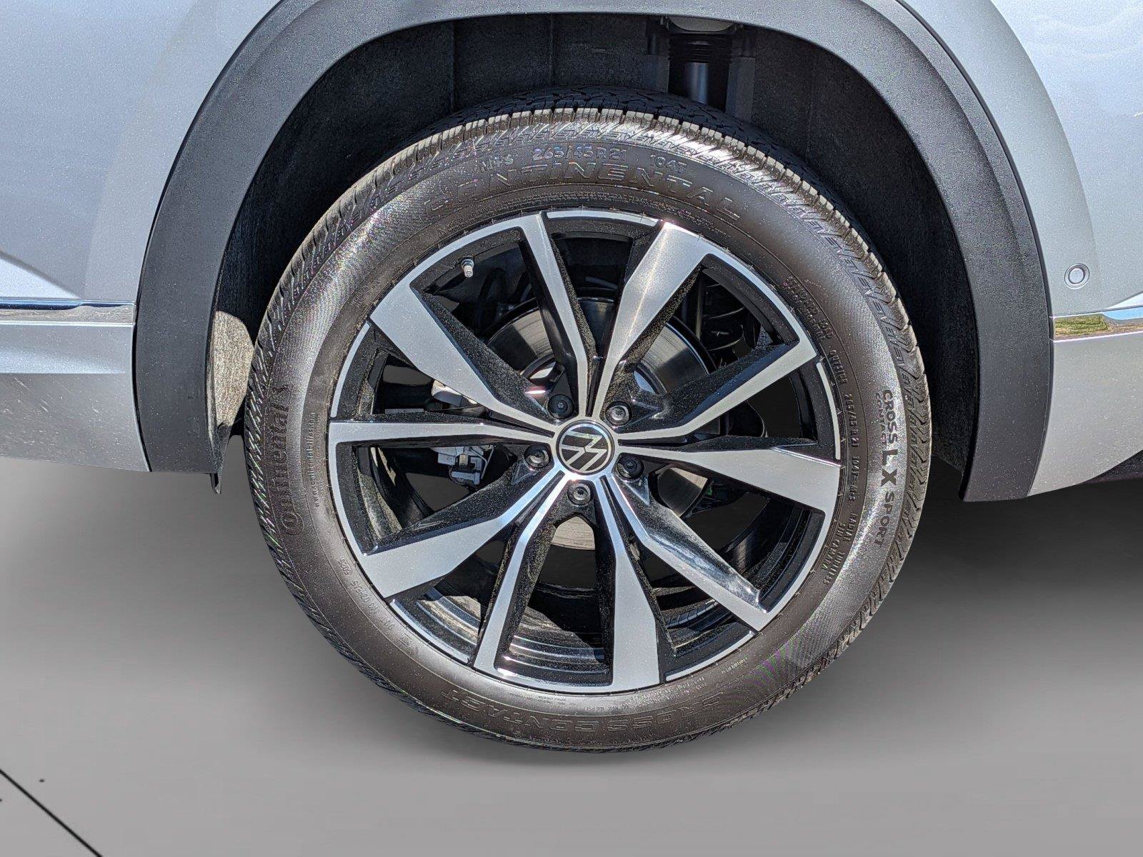 Used 2026 Volkswagen Atlas Cross Sport SEL Premium R-Line AWD/4WD image 33