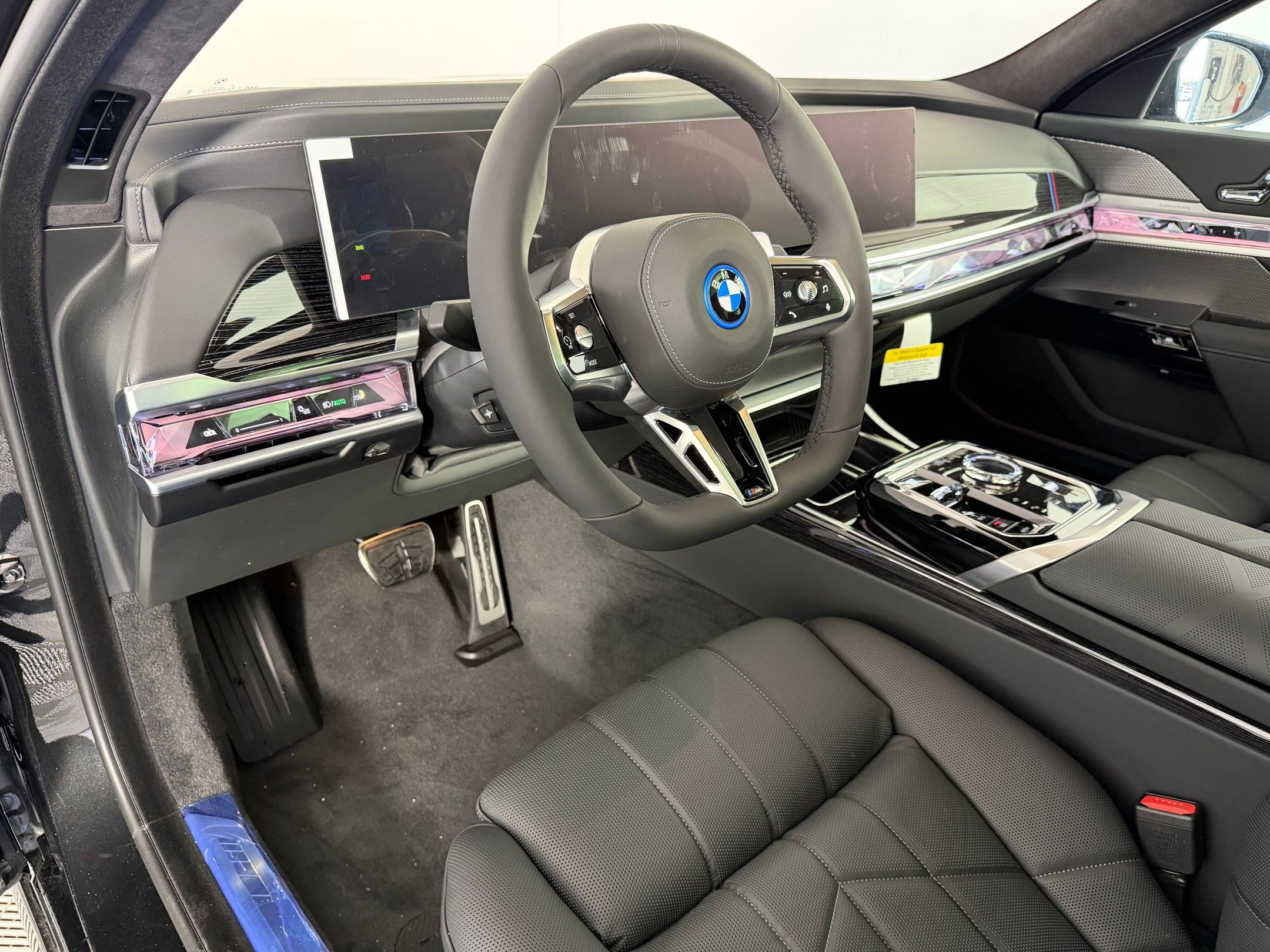 New 2026 BMW 750e xDrive w/ Executive Package AWD/4WD image 4