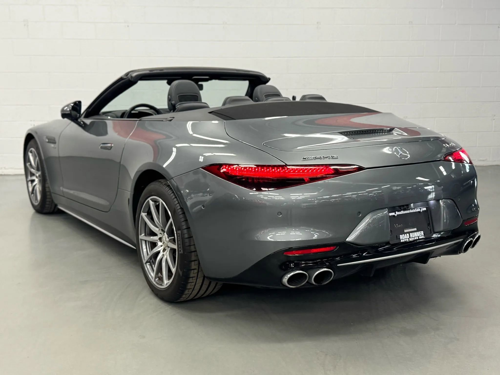 Used 2023 Mercedes-Benz SL 43 AMG w/ Driver Assistance Package image 6