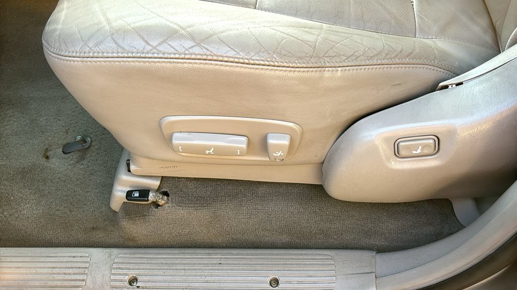 Used 2003 Toyota Sequoia Limited RWD image 25