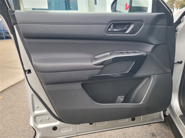 New 2025 Nissan Pathfinder SV w/ SV Premium Package image 7